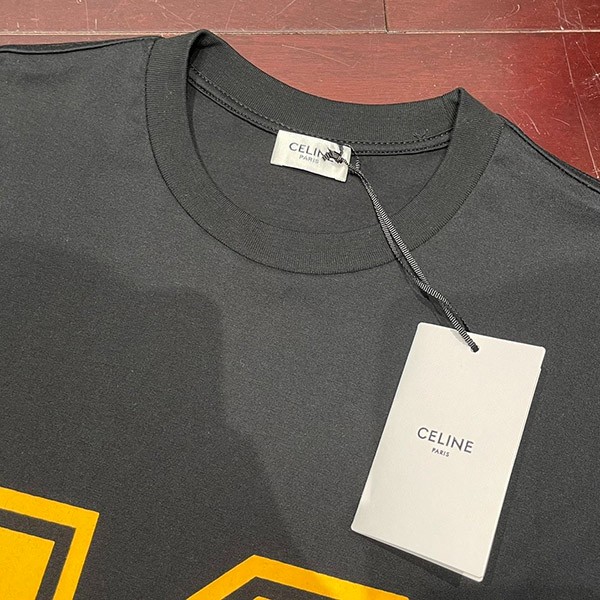 セリーヌ16 ルーズ Tシャツ スーパーコピー 2X18J671Q